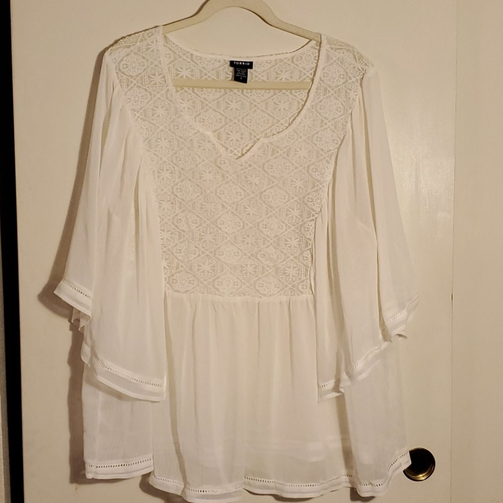Torrid Size 4 Cream Sheer Blouse